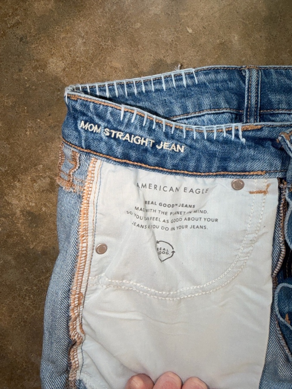American Eagle Mom Straight Jean - Size 6 Short - Picture 8 of 9